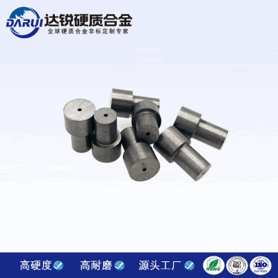 硬質合金帶孔棒是一種由硬質合金制成的圓柱形棒材，其表面具有一定數量和尺寸的孔洞。這種材料常用于機械加工領域，特別是用于鉆孔、銑削和切割等